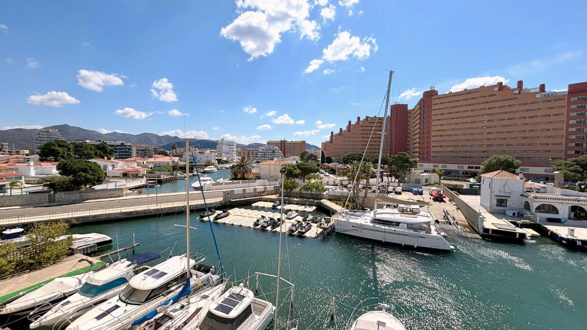 Cap Llarg Apartment Roses Exterior photo